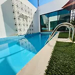Casa Mosso Con Alberca Y Cochera
