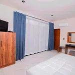 Quieto Hotel Suites