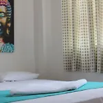 Mayflower Hotel And Hostal