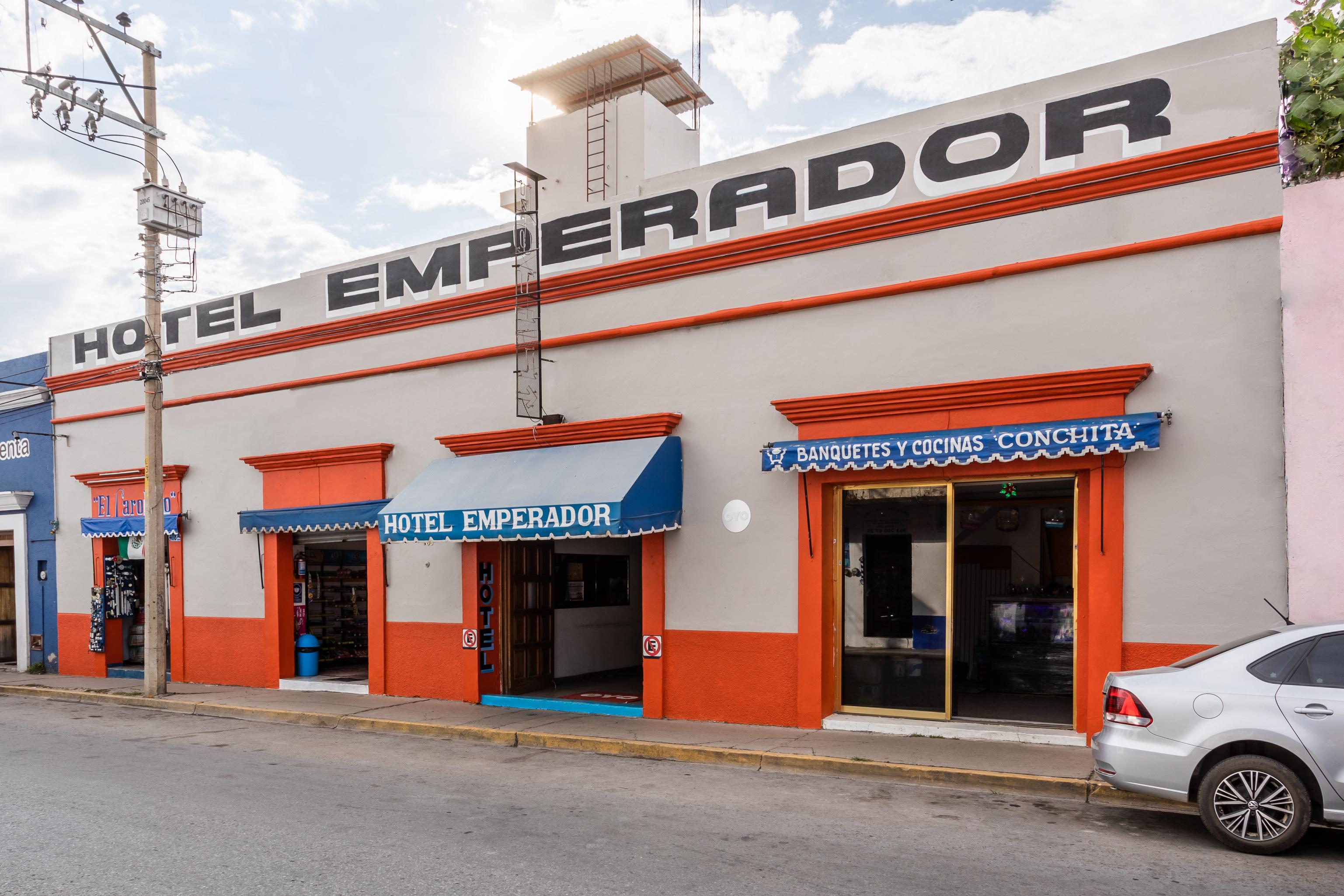 Oyo Emperador Hotel