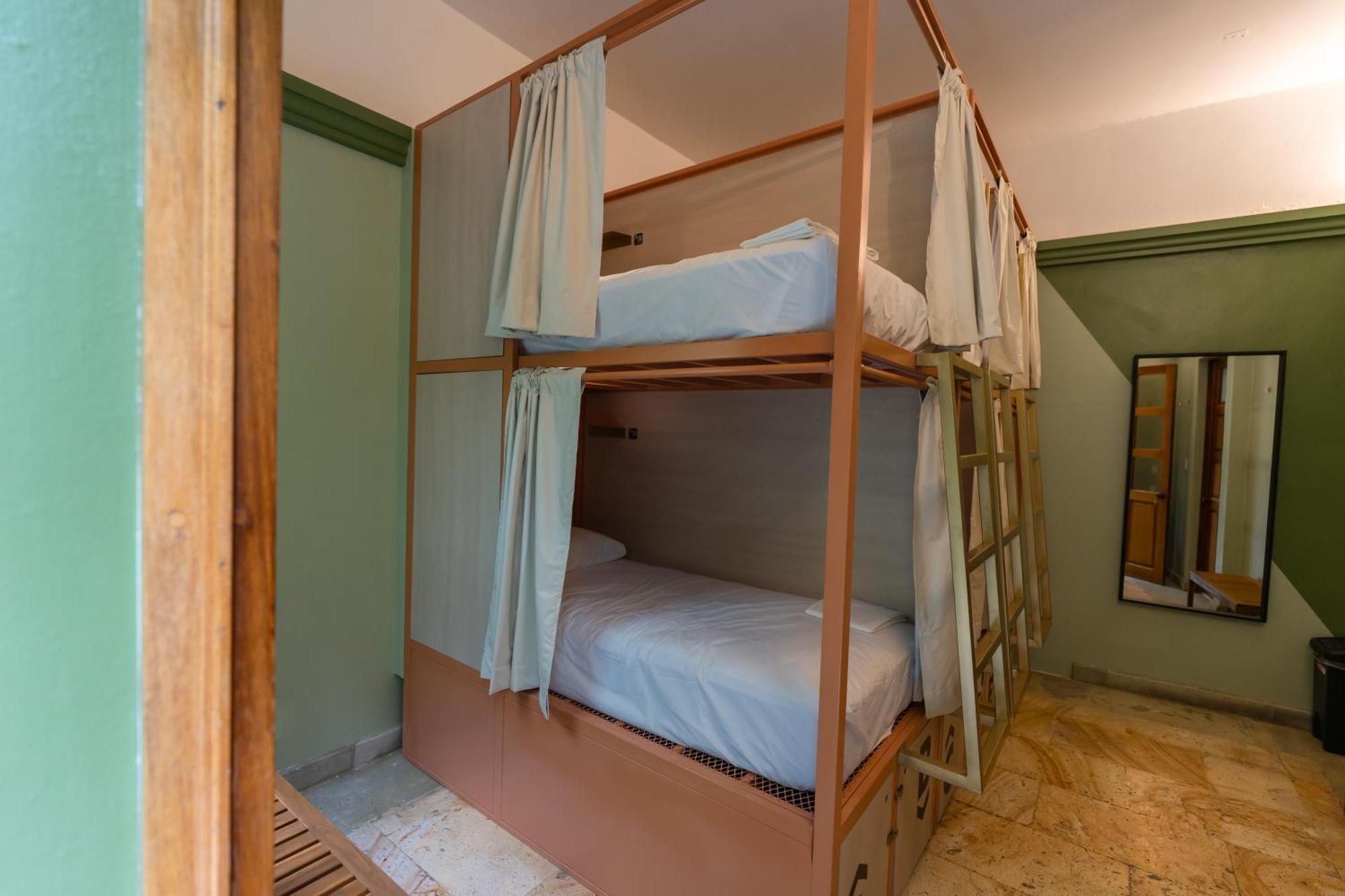 Viajero Hotel *