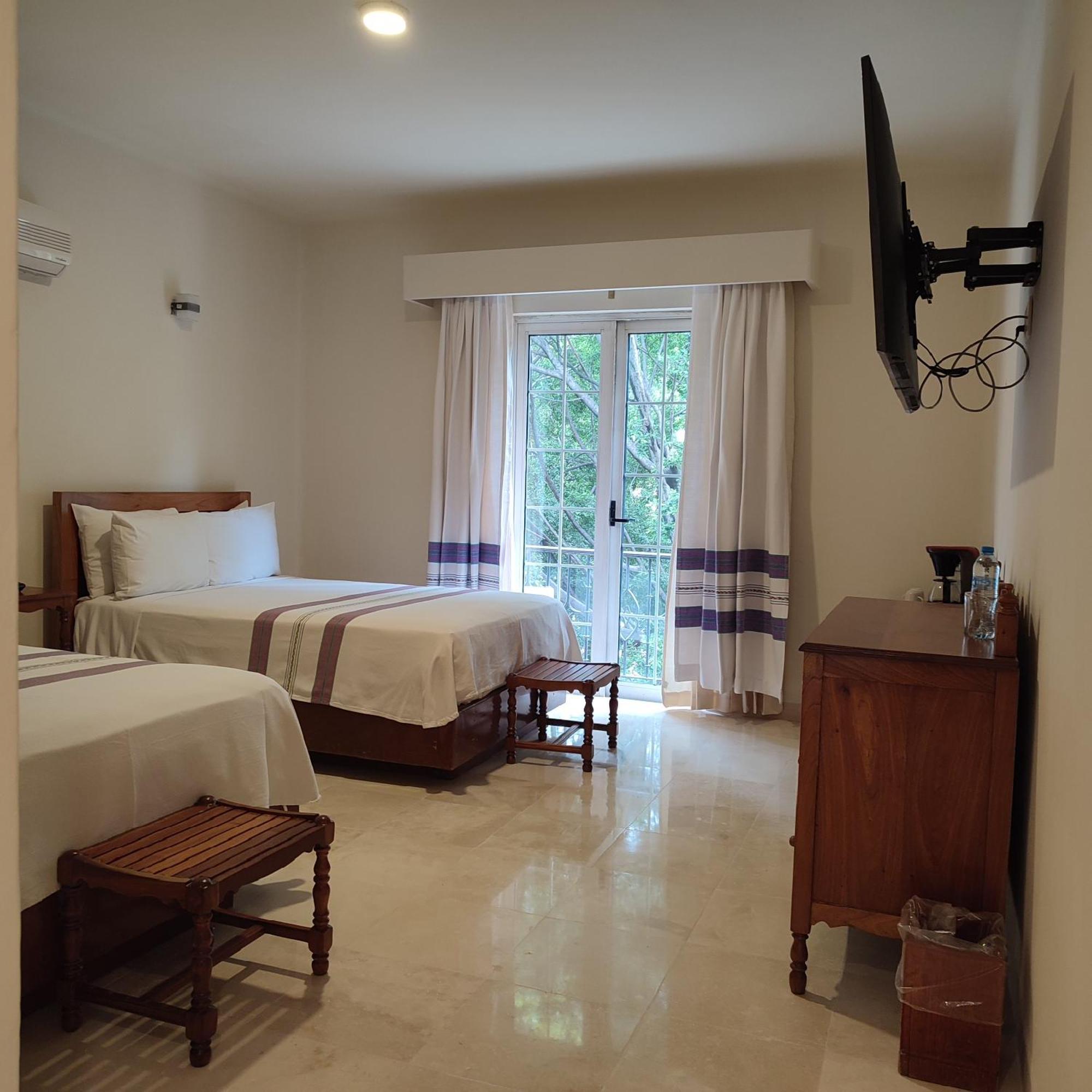 Hotel Marques Del Valle 3*
