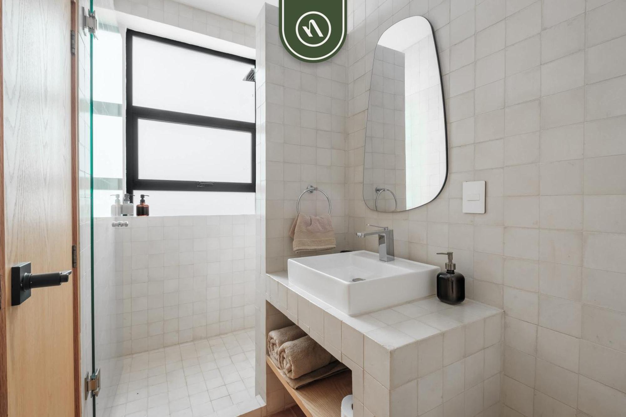 Centric 3br In Downtown In