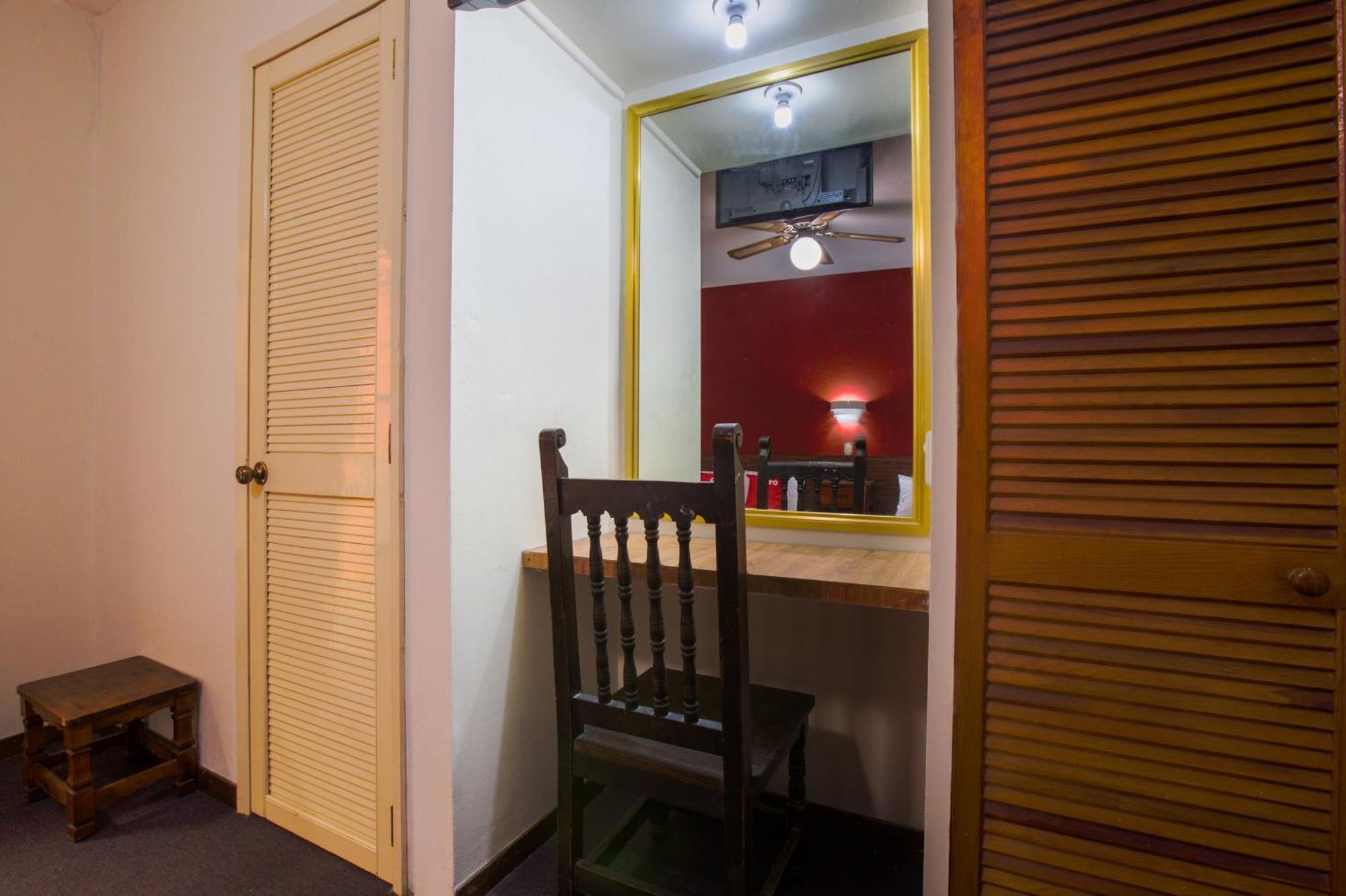 Oyo Maria Teresa Hotel