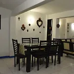 Casa Gris Aleman