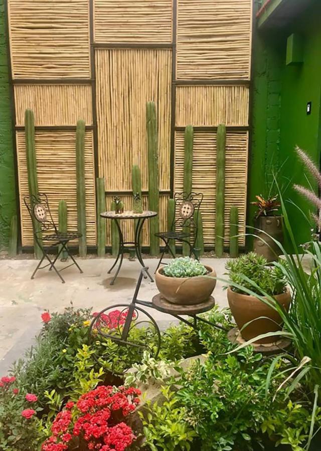 Casa Comoda Con Patio A 4 Cuadras De La Catedral.