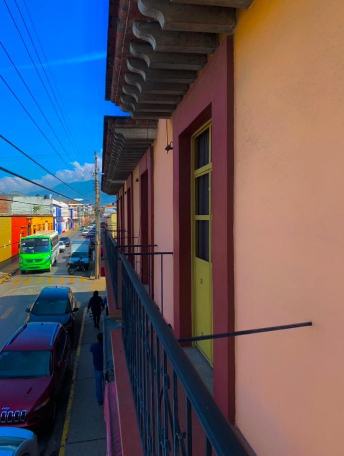 Capsule hotel San Antonio *