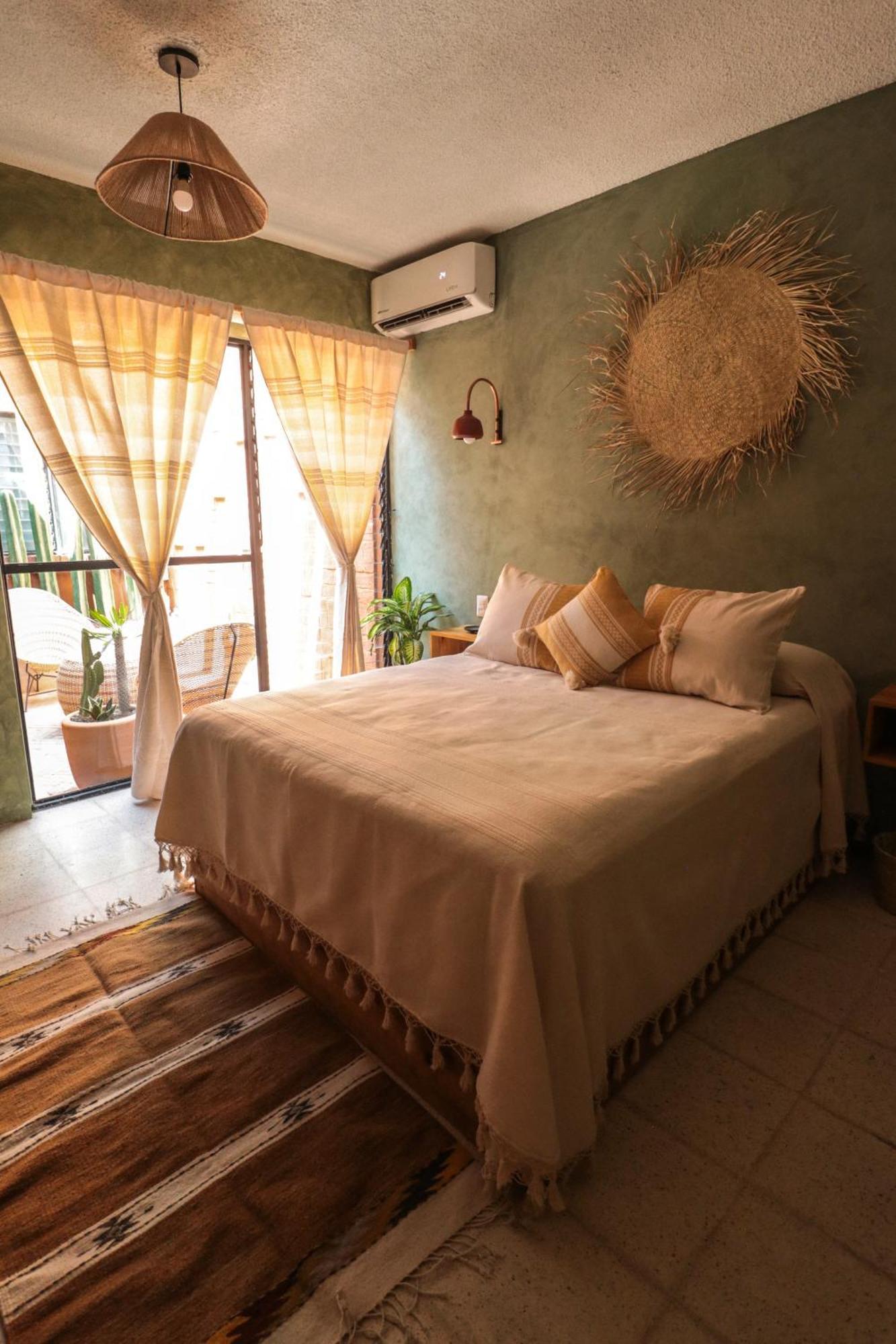 Casa Pina Close To Santo Domingo Church Oaxaca