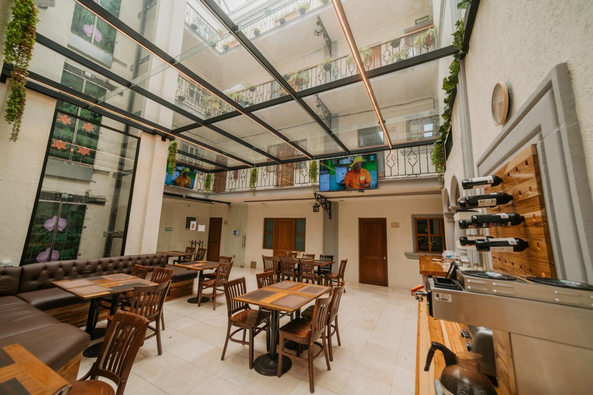 Hotel Marques Del Valle 3*