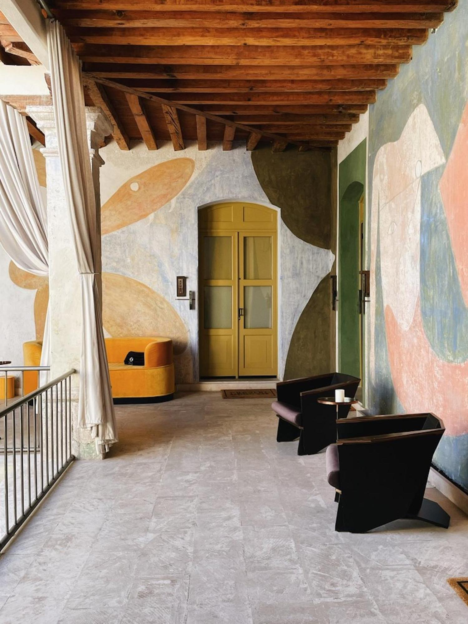Pug Seal Hotel Oaxaca