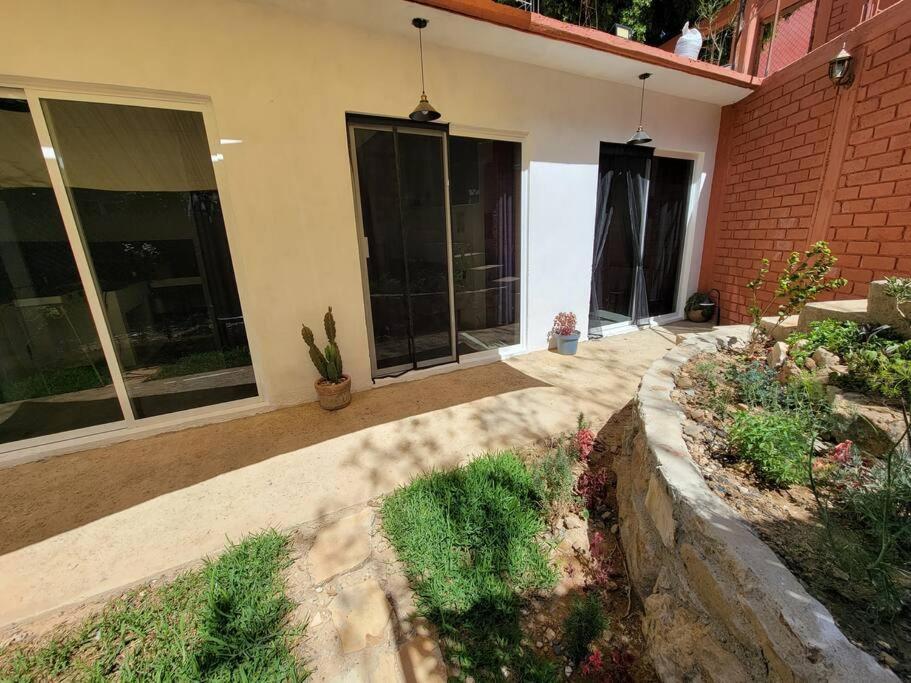 Departamento Miguel Angel * Oaxaca