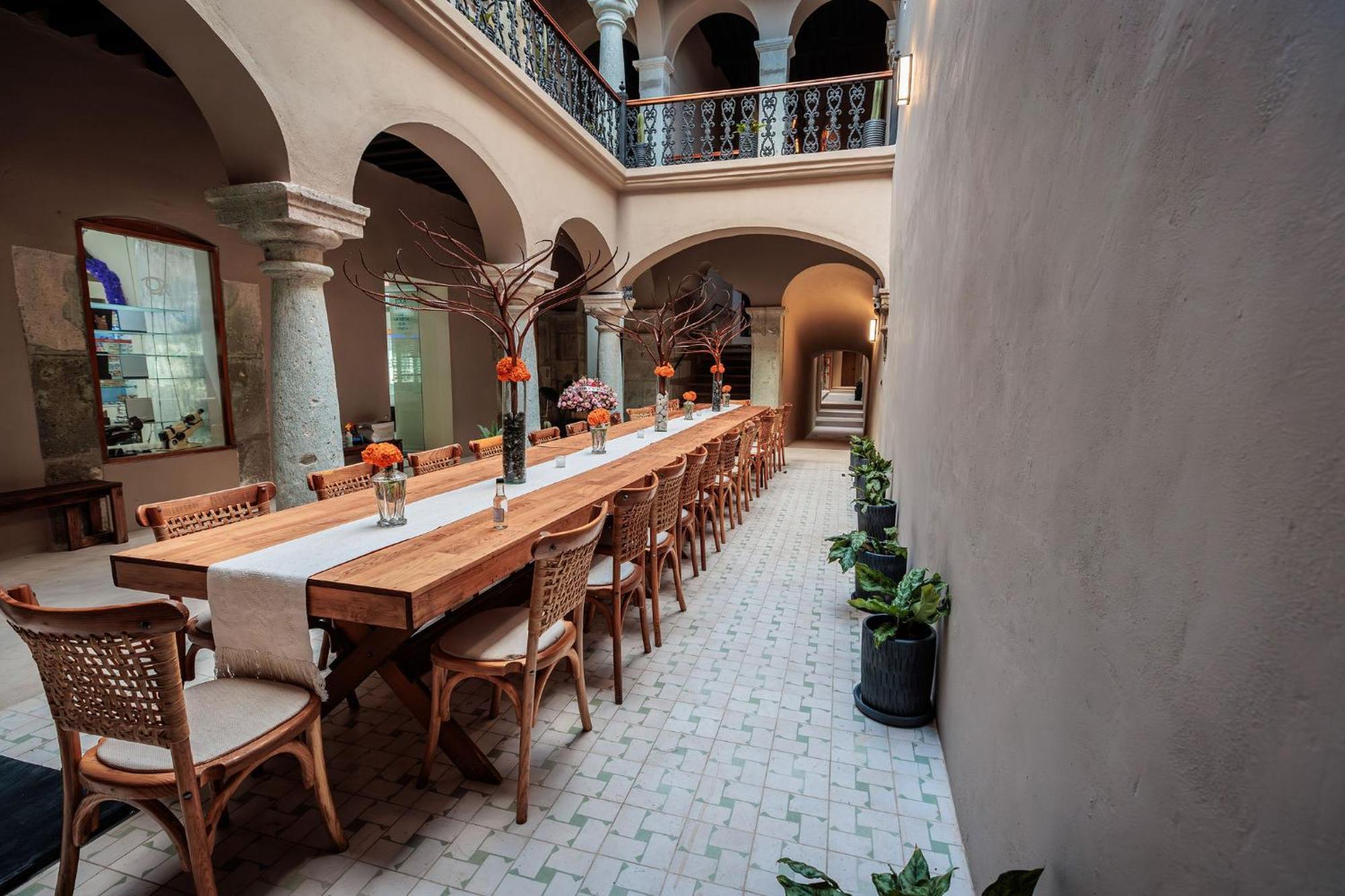 Casa 1800 Boutique Center Based Hotel