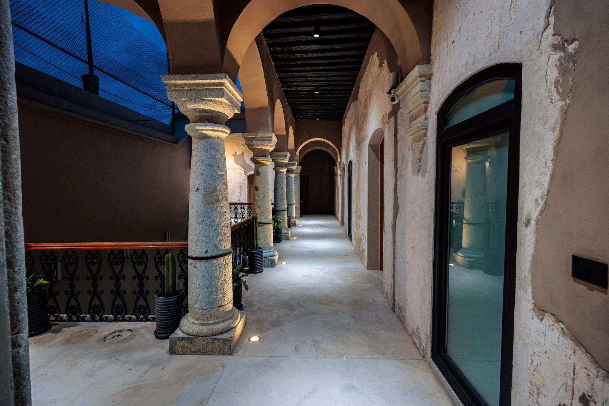 Casa 1800 Boutique Center Based Hotel *