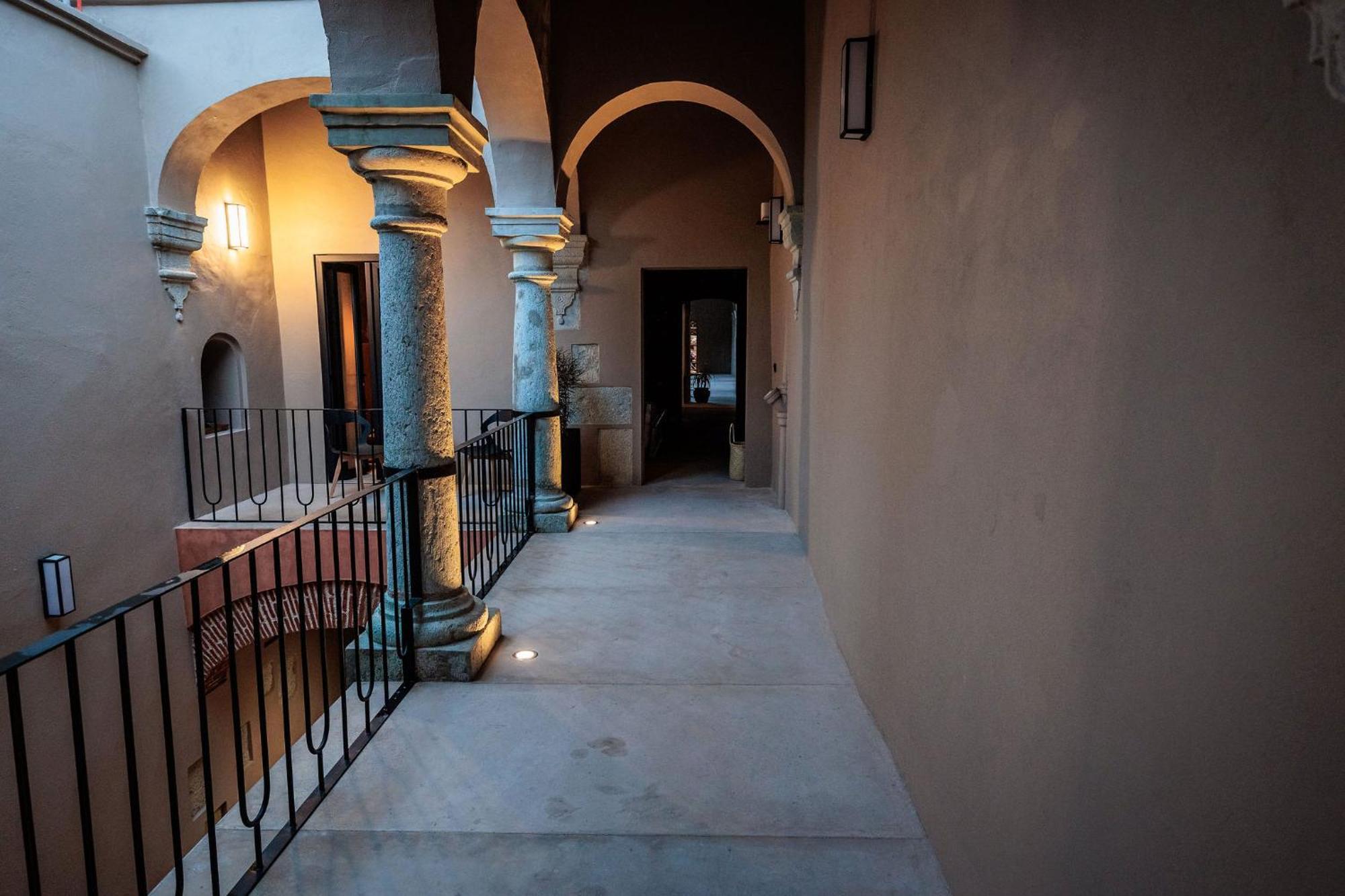 Casa 1800 Boutique Center Based Hotel *