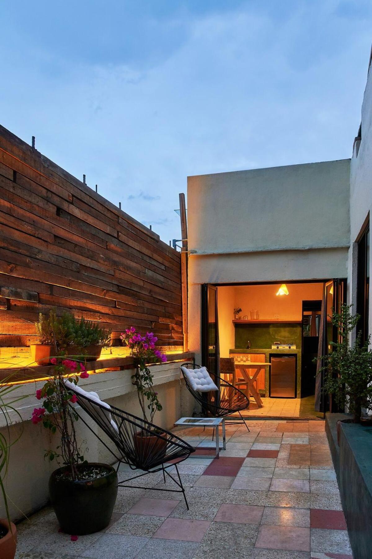 La Mina Beauty Great Location & Comfort