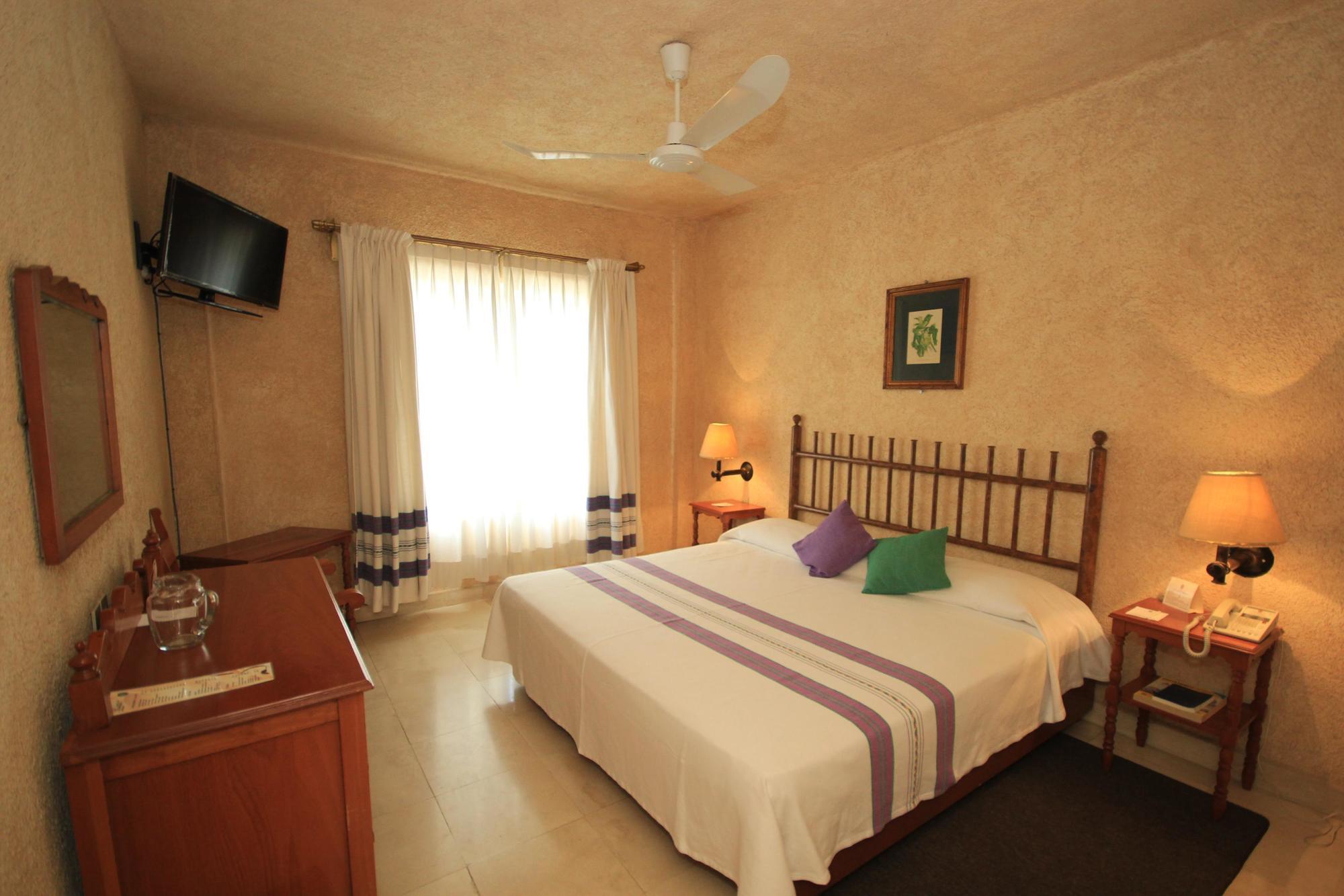 Hotel Marques Del Valle 3*
