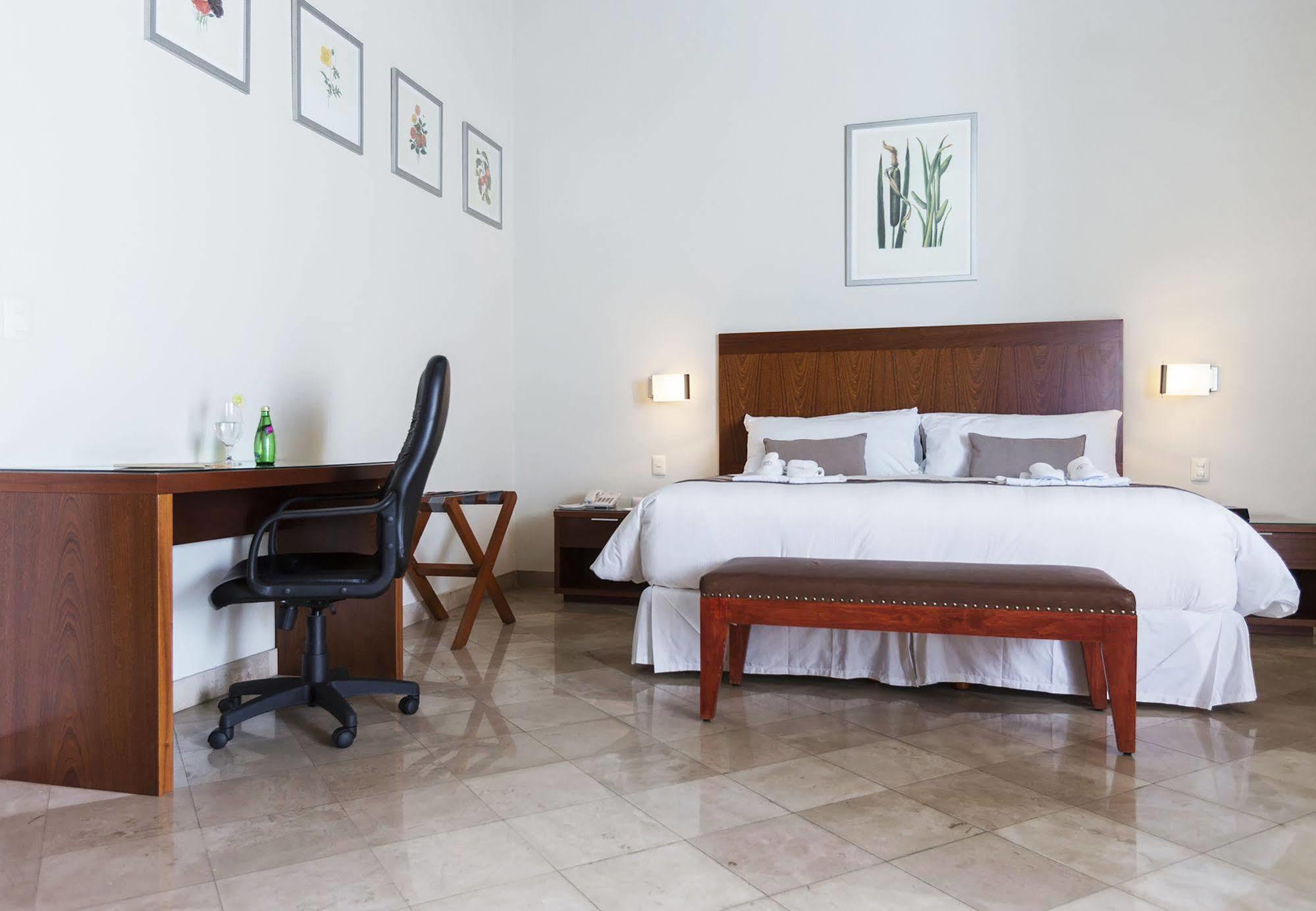 De Alcalá Hotel 4*